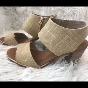 Tom’s heels with suede foot pad, gold/tan/cream fabric and gold zipper
